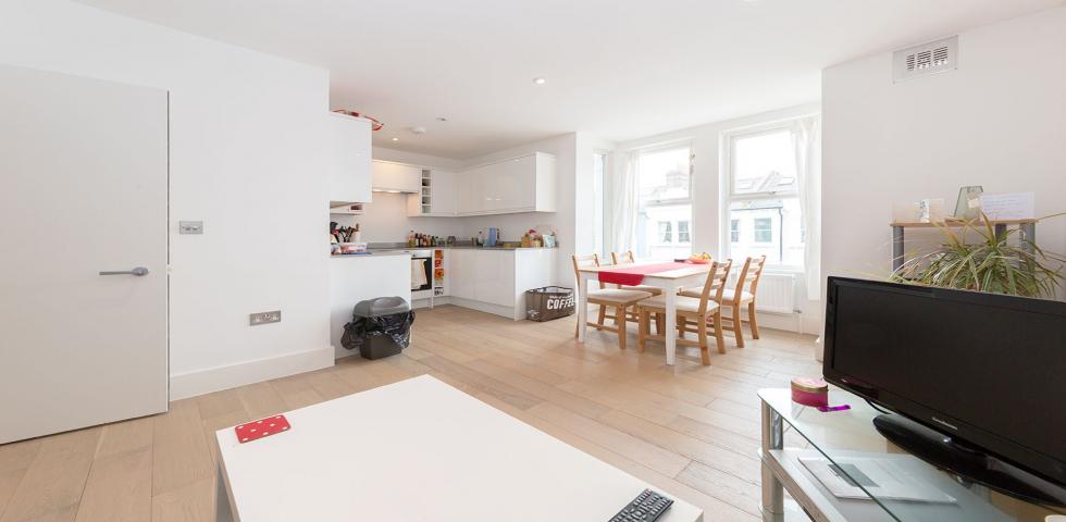 			3 Bedroom, 2 bath, 1 reception Flat			 Charteris Road, QUEENS PARK